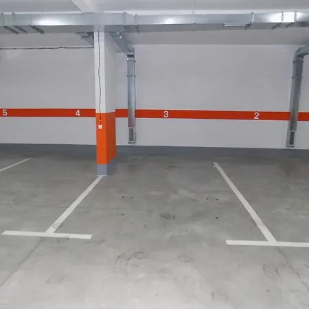 Ndk Naselje Kalman Sa Garaznim Mestom *