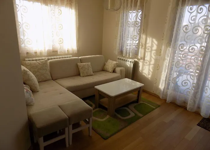 Ndk Naselje Kalman Sa Garaznim Mestom *