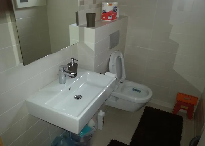 Ndk Naselje Kalman Sa Garaznim Mestom Lejlighed *