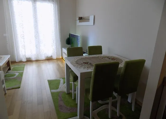 Ndk Naselje Kalman Sa Garaznim Mestom Lejlighed