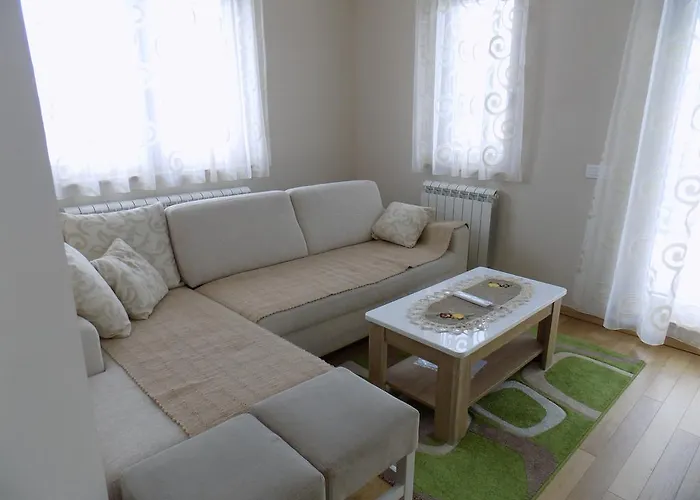 Ndk Naselje Kalman Sa Garaznim Mestom * Zlatibor